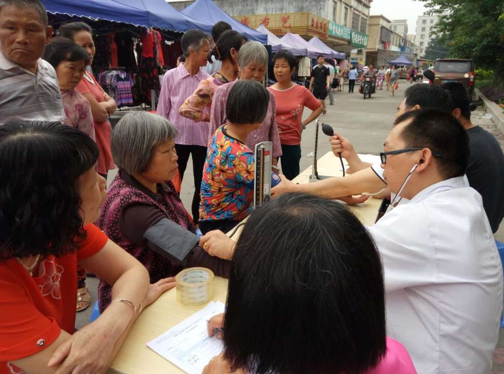 "公益惠民社区行"新堂村公益日活动